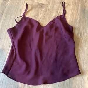maroon tank top